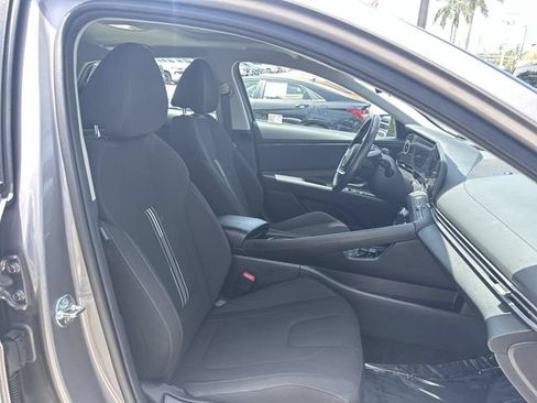 Used 2025 Hyundai Elantra SEL FWD image 29