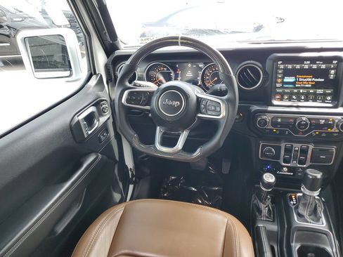 Used 2020 Jeep Gladiator Overland AWD/4WD image 12