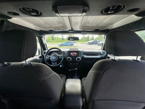 Used 2016 Jeep Wrangler Unlimited Sahara AWD/4WD image 23