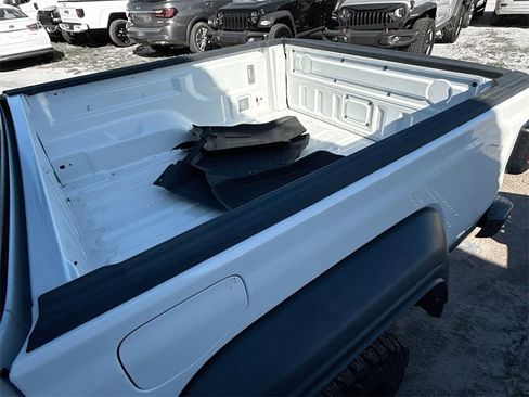 Used 2022 Jeep Gladiator Sport image 29