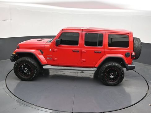 Used 2018 Jeep Wrangler Unlimited Sahara w/ LED Lighting Group AWD/4WD image 16