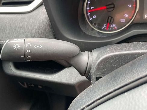 Used 2021 Toyota RAV4 LE AWD/4WD image 25