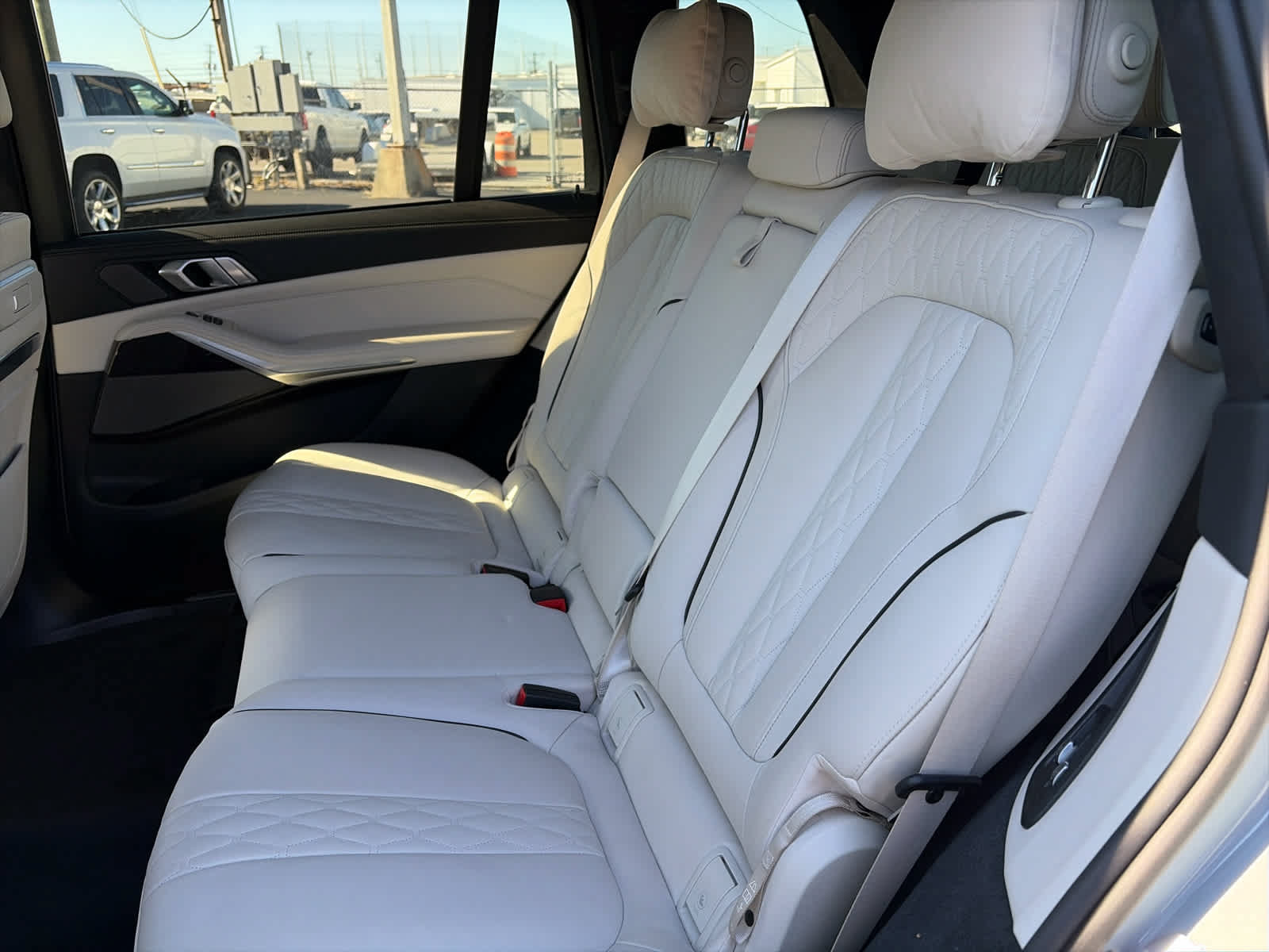 Used 2027 BMW X7 M60i AWD/4WD image 9