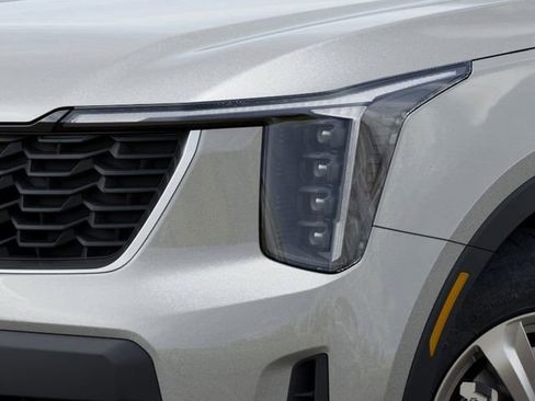 New 2026 Kia Sorento LX FWD image 10