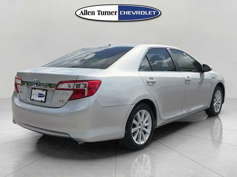 Used 2012 Toyota Camry XLE w/ Convenience Pkg FWD image 4