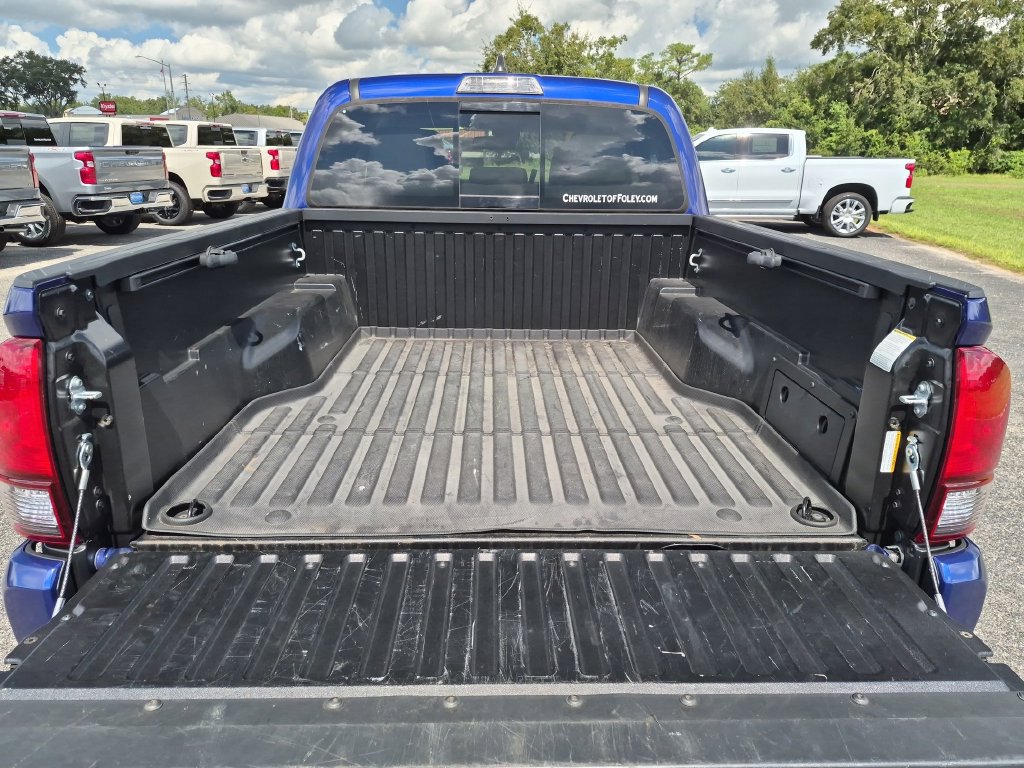 Used 2023 Toyota Tacoma SR5 w/ Technology Package AWD/4WD image 37