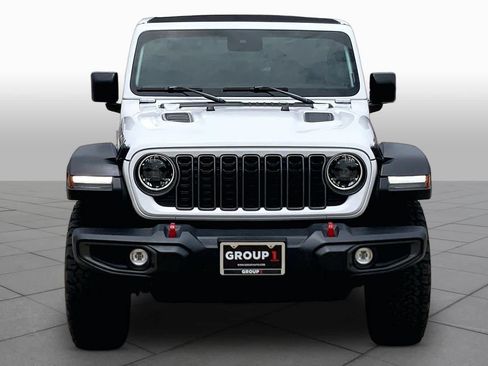 Used 2025 Jeep Wrangler Unlimited Rubicon w/ Convenience Group AWD/4WD image 4