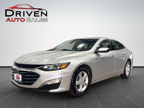 Used 2022 Chevrolet Malibu LT FWD image 3