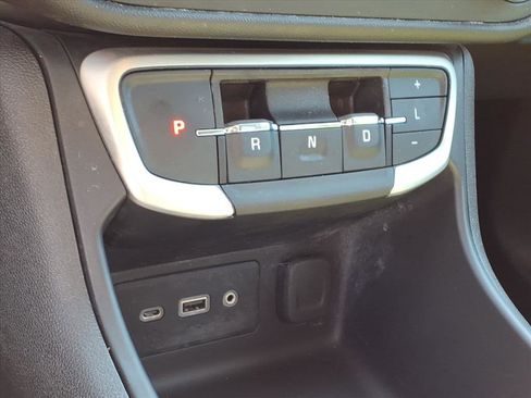Used 2024 GMC Terrain SLE AWD/4WD image 15
