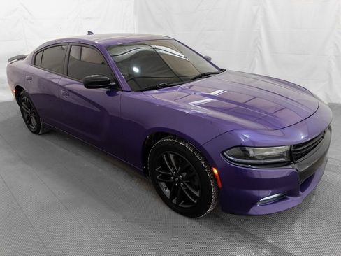 Used 2019 Dodge Charger SXT w/ Blacktop Package image 10