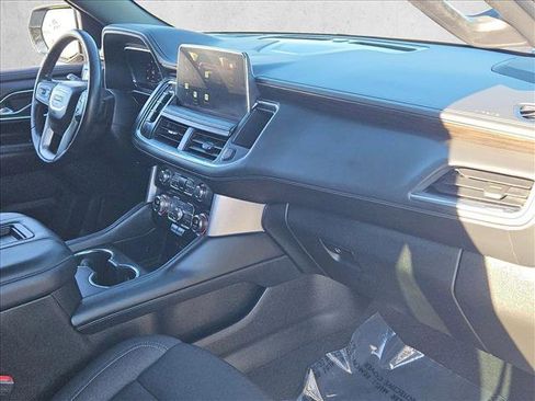 Used 2022 GMC Yukon XL SLE w/ Gmc Pro Safety Plus Package image 22