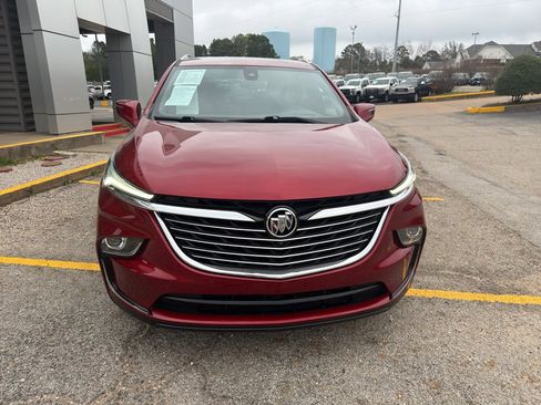 Used 2024 Buick Enclave Premium image 2