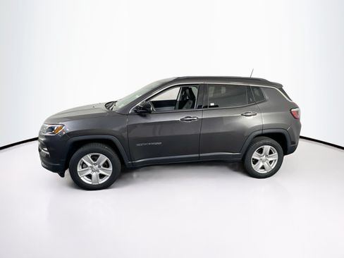 Used 2022 Jeep Compass Latitude AWD/4WD image 8