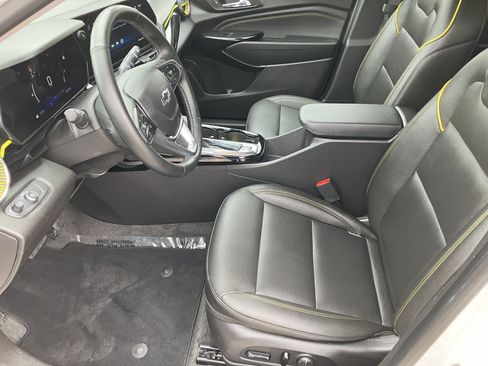 Used 2025 Chevrolet Trax ACTIV w/ Driver Confidence Package FWD image 13