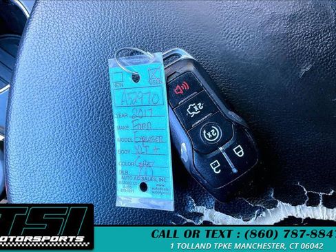 Used 2017 Ford Explorer XLT w/ Equipment Group 202A AWD/4WD image 10