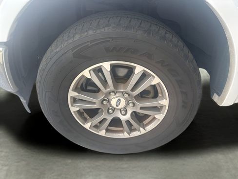 Used 2018 Ford F150 Lariat w/ Trailer Tow Package image 24