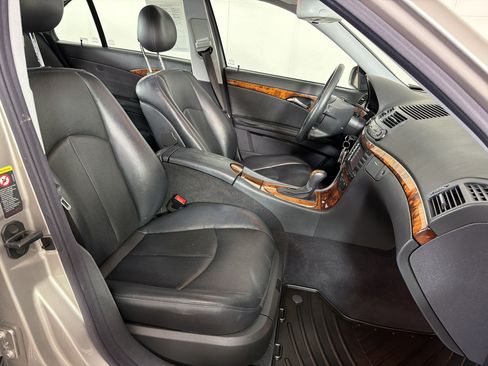Used 2004 Mercedes-Benz E 320 4MATIC Sedan image 23