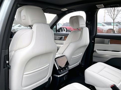 Used 2026 Cadillac Vistiq Luxury image 31