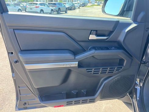 Used 2025 Toyota Tacoma TRD Sport AWD/4WD image 10