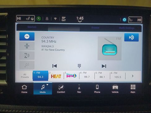 Used 2024 Chrysler Pacifica Select image 12