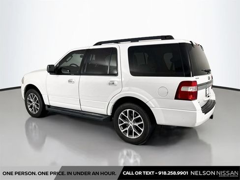 Used 2016 Ford Expedition XLT w/ Equipment Group 201A RWD image 7
