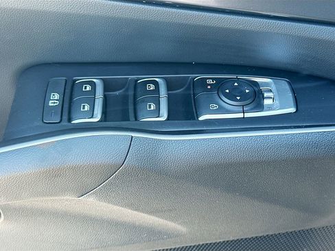 Certified 2025 Kia Sorento S w/ Panoramic Sunroof Package FWD image 18