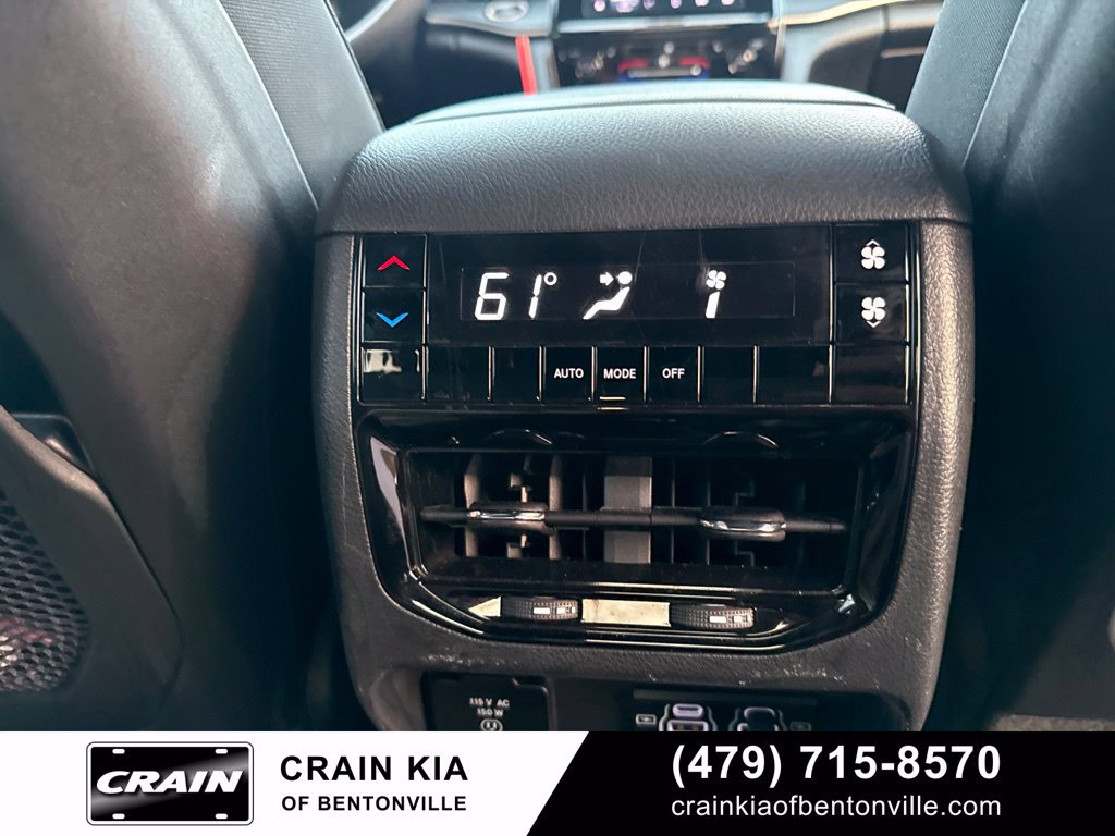 Used 2024 Jeep Grand Cherokee L Altitude AWD/4WD image 14