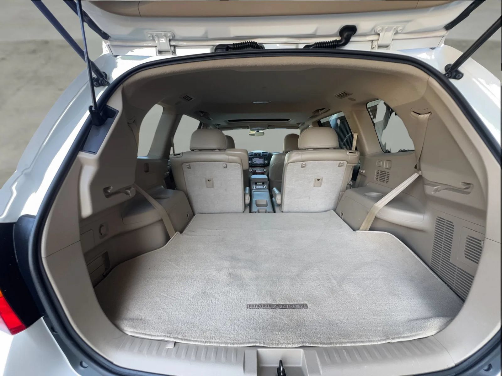 Used 2010 Toyota Highlander Limited w/ Extra Value Pkg 8 FWD image 39