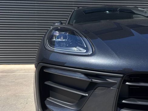 New 2026 Porsche Macan image 12