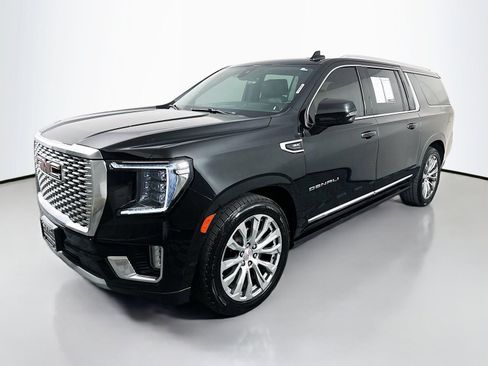 Used 2021 GMC Yukon XL Denali w/ Denali Ultimate Package AWD/4WD image 3