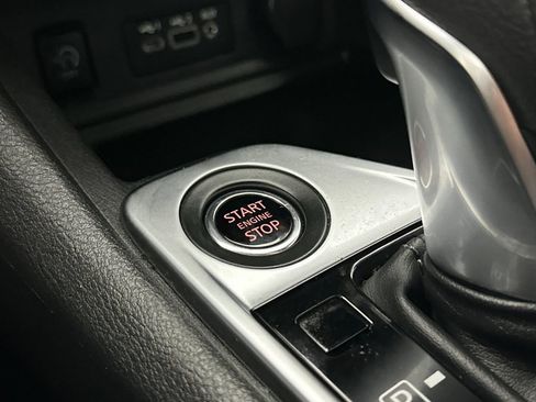 Used 2024 Nissan Sentra SV FWD image 20