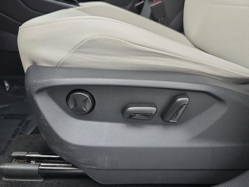Used 2019 Volkswagen Tiguan SE w/ Panoramic Sunroof Package FWD image 29