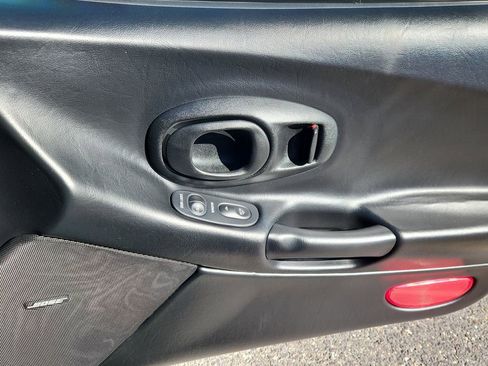 Used 2002 Chevrolet Corvette Convertible w/ Preferred Equipment Group2 image 11