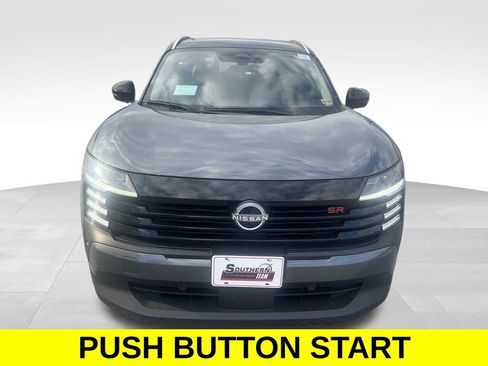 Certified 2025 Nissan Kicks SR image 10