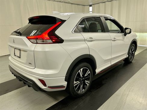Used 2024 Mitsubishi Eclipse Cross SEL image 2
