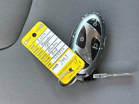 Used 2024 Hyundai Elantra SEL FWD image 28