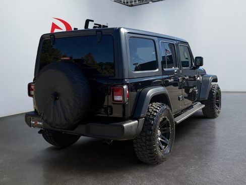Used 2019 Jeep Wrangler Unlimited Sport S image 3