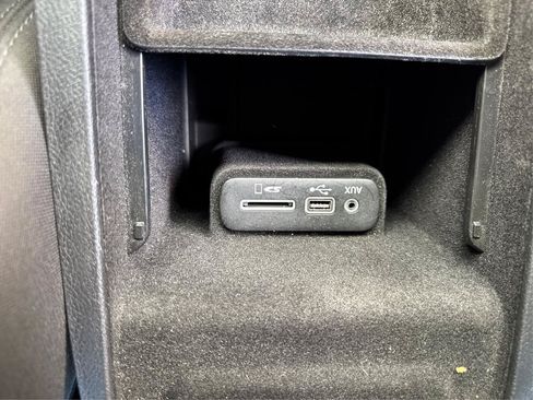 Used 2015 Dodge Charger SE w/ Sport Appearance Group RWD image 38