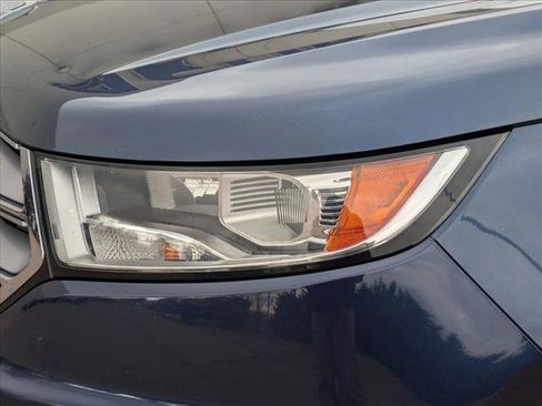 Used 2017 Ford Edge SE image 10