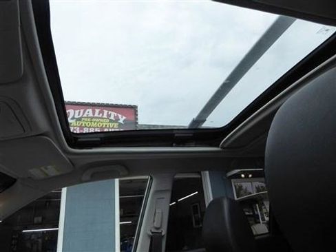 Used 2011 Subaru Forester 2.5X Touring w/ Popular Equipment Group 4B AWD/4WD image 17