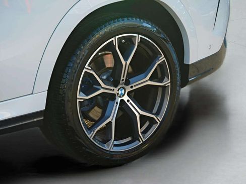 Used 2022 BMW X6 xDrive40i w/ Executive Package AWD/4WD image 29