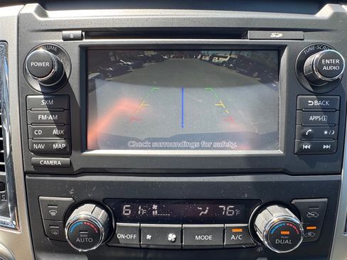 Used 2018 Nissan Titan SV w/ SV Convenience Package image 17