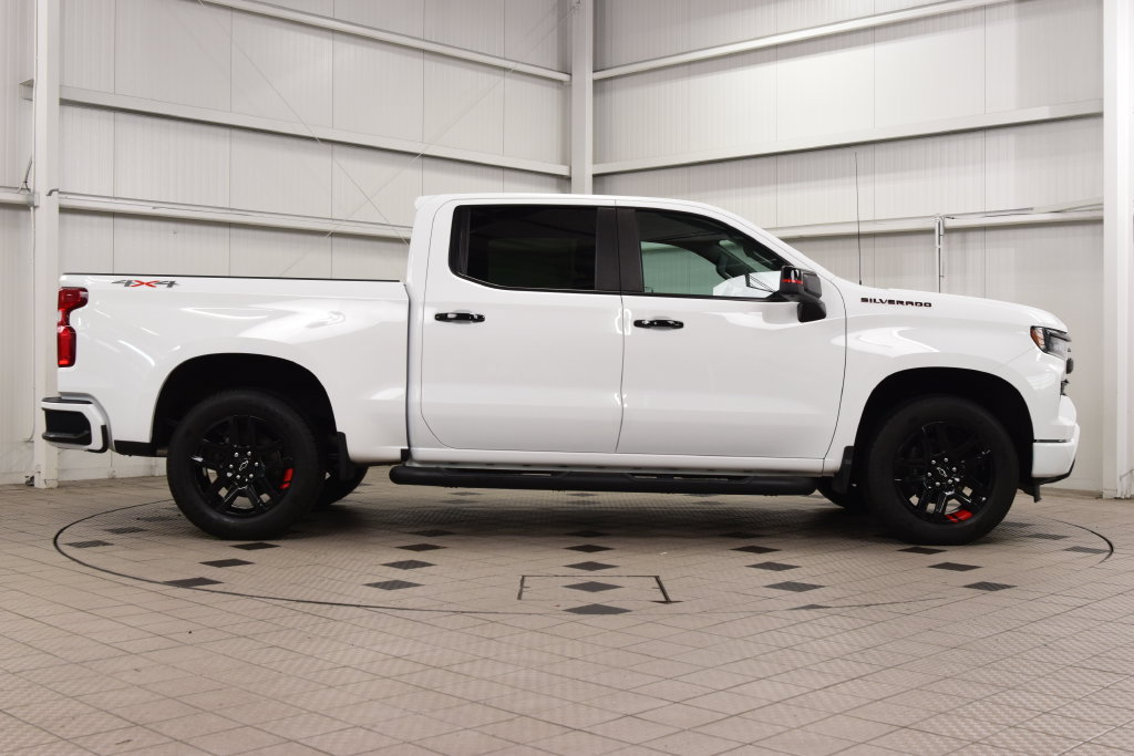 Used 2024 Chevrolet Silverado 1500 RST w/ Redline Edition AWD/4WD image 9