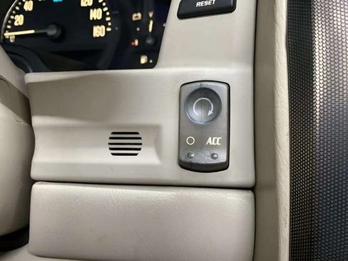 Used 2005 Cadillac XLR RWD image 44