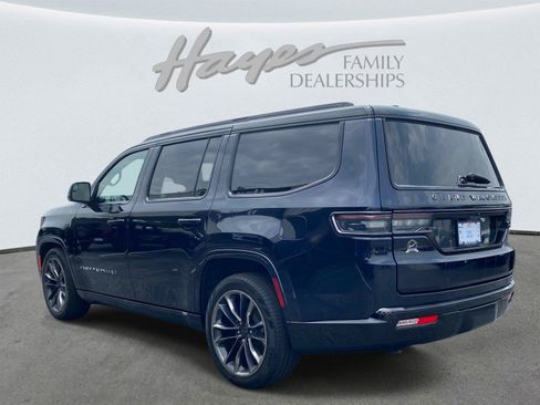 Used 2025 Jeep Grand Wagoneer Series III w/ Rear Seat Video Group 1 AWD/4WD image 8