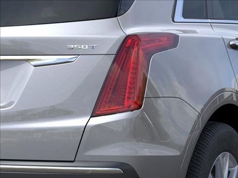 New 2025 Cadillac XT5 Luxury image 11