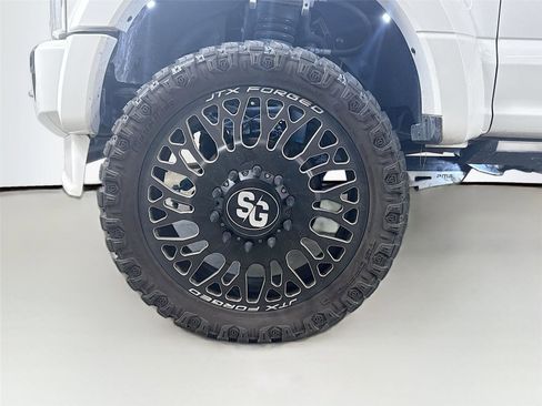 Used 2022 Ford F450 Platinum w/ FX4 Off-Road Package AWD/4WD image 16