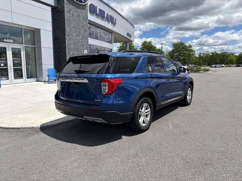 Used 2023 Ford Explorer XLT w/ Equipment Group 202A AWD/4WD image 4