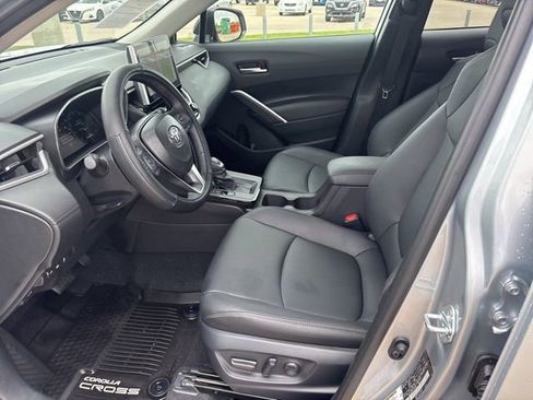 Used 2026 Toyota Corolla Cross XLE w/ Convenience Package AWD/4WD image 7