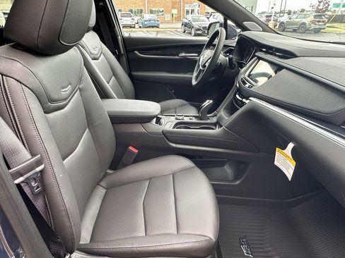 New 2025 Cadillac XT5 Premium Luxury w/ LPO, Floor Liner Package image 14